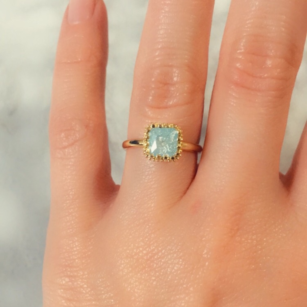 Gorgeous Ring with turquoise stone